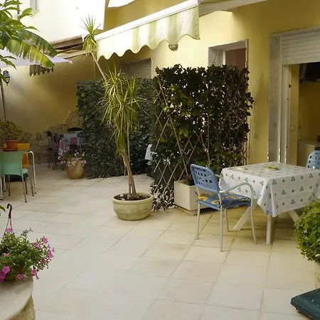 Marina Poetto Bed & Breakfast